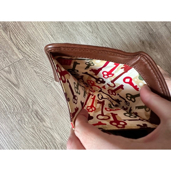 Vera‎ Bradley Quilted Corduroy Wallet Brown Leather Trim Button Key Print Lining - Picture 8 of 10